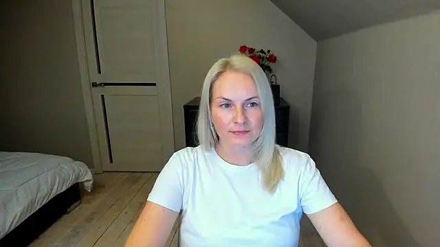 Snapshot of Alicee_Gracee chatting on 10-04-25, 06:28 Alicee Gracee online show from 10-04-25, 06:28