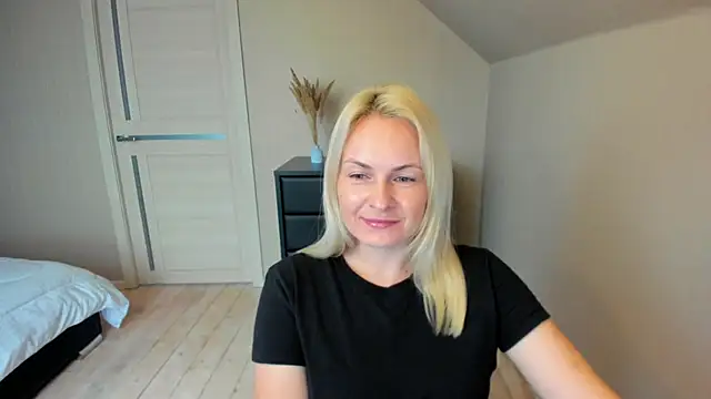 Snapshot of Alicee_Gracee chatting on 10-20-25, 08:48 Alicee Gracee online show from 10-20-25, 08:48