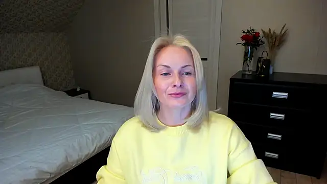 Snapshot of Alicee_Gracee chatting on 11-15-25, 04:03 Alicee Gracee online show from 11-15-25, 04:03