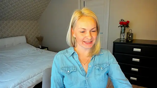 Snapshot of Alicee_Gracee chatting on 11-17-25, 08:53 Alicee Gracee online show from 11-17-25, 08:53