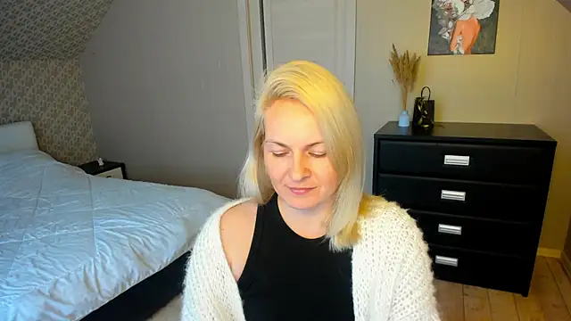 Snapshot of Alicee_Gracee chatting on 11-27-25, 09:22 Alicee Gracee online show from 11-27-25, 09:22