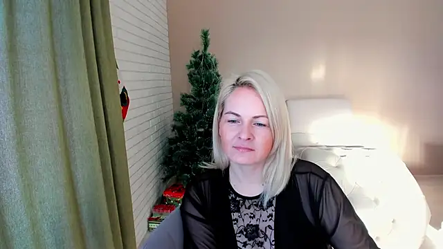 Snapshot of Alicee_Gracee chatting on 12-14-25, 11:04 Alicee Gracee online show from 12-14-25, 11:04