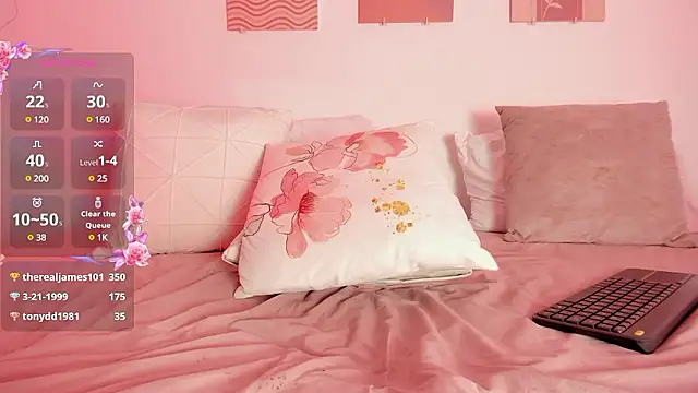 Snapshot of Mia_Heartt chatting on 12-06-24, 11:44 Mia Heartt online show from 12-06-24, 11:44