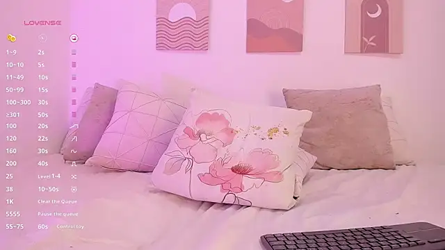 Snapshot of Mia_Heartt chatting on 03-09-25, 04:33 Mia Heartt online show from 03-09-25, 04:33