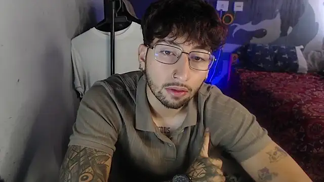 Snapshot of Dereck_Dickson chatting on 11-16-25, 06:30 Dereck Dickson online show from 11-16-25, 06:30