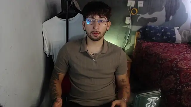 Snapshot of Dereck_Dickson chatting on 11-22-25, 06:07 Dereck Dickson online show from 11-22-25, 06:07