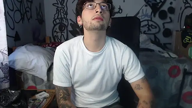 Snapshot of Dereck_Dickson chatting on 12-17-25, 10:16 Dereck Dickson online show from 12-17-25, 10:16