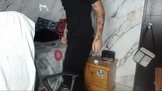 Snapshot of Dereck_Dickson chatting on 04-05-26, 05:04 Dereck Dickson online show from 04-05-26, 05:04