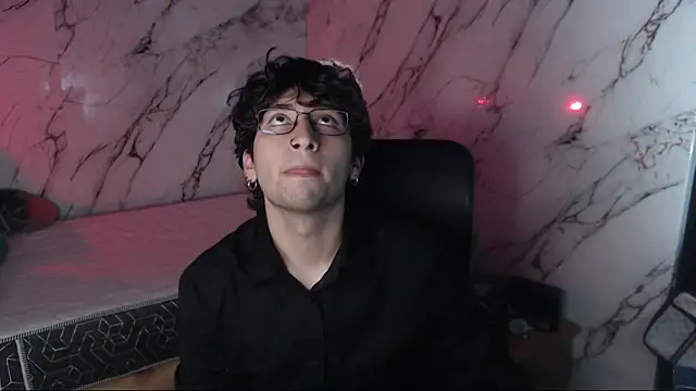 Snapshot of Dereck_Dickson chatting on 04-07-26, 04:35 Dereck Dickson online show from 04-07-26, 04:35