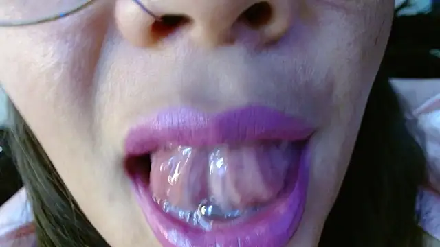 Snapshot of miss_evoleth2 chatting on 04-24-26, 03:53 miss evoleth2 online show from 04-24-26, 03:53