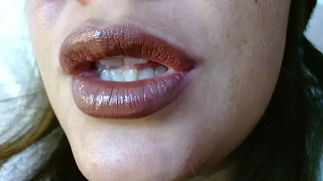 Snapshot of miss_evoleth2 chatting on 04-26-26, 10:24 miss evoleth2 online show from 04-26-26, 10:24