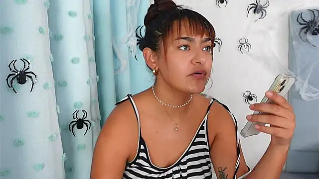 Snapshot of AshiaEkta1 chatting on 11-18-25, 06:40 AshiaEkta1 online show from 11-18-25, 06:40