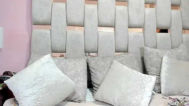 nicole fisherr online show from 01-18-26, 04:38