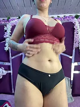 Snapshot of Lucy_Anall_ chatting on 06-17-26, 12:13 Lucy Anall online show from 06-17-26, 12:13
