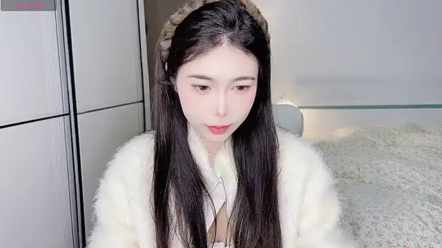 Snapshot of White-Star chatting on 01-12-25, 06:05 White-Star online show from 01-12-25, 06:05