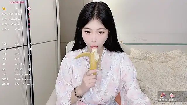 Snapshot of White-Star chatting on 03-11-25, 09:56 White-Star online show from 03-11-25, 09:56