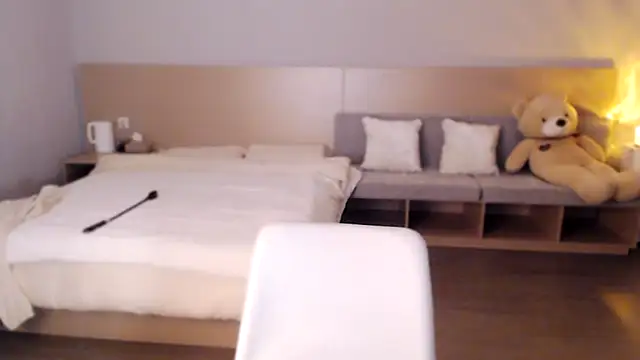 Lucky-baby online show from 01-17-25, 04:47