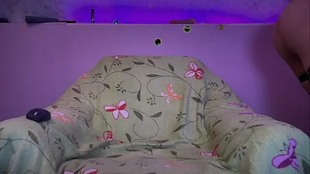 Snapshot of Kamila151 chatting on 11-21-25, 01:37 Kamila151 online show from 11-21-25, 01:37