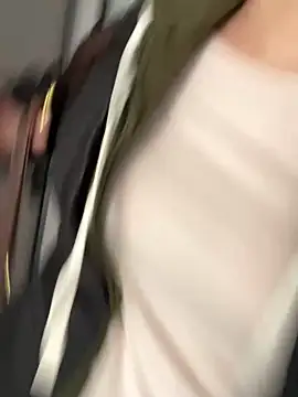 Snapshot of Bella0815 chatting on 01-19-25, 03:39 Bella0815 online show from 01-19-25, 03:39