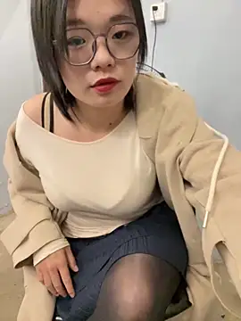 Snapshot of Bella0815 chatting on 02-17-25, 07:58 Bella0815 online show from 02-17-25, 07:58