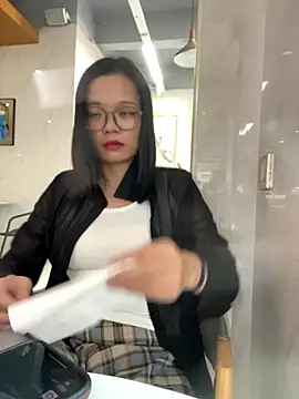 Bella0815 online show from 11-17-25, 06:52