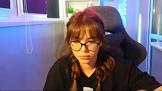 CutiePie3 online show from 11-30-25, 08:40