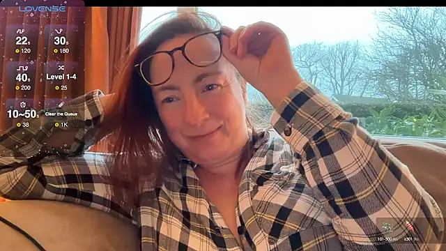 Snapshot of LouiseTswing chatting on 12-04-24, 03:43 LouiseTswing online show from 12-04-24, 03:43