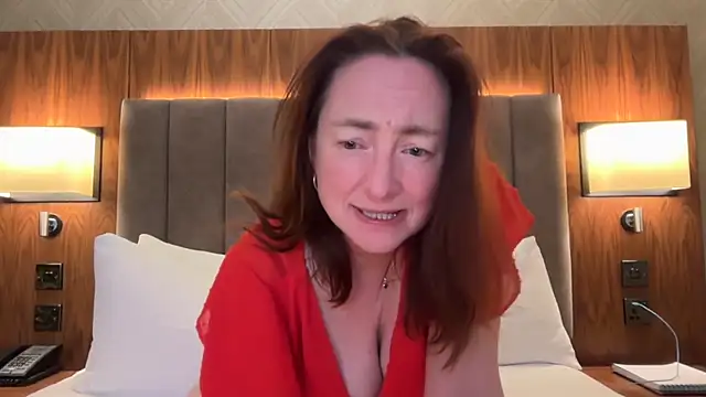 Snapshot of LouiseTswing chatting on 01-03-25, 07:07 LouiseTswing online show from 01-03-25, 07:07