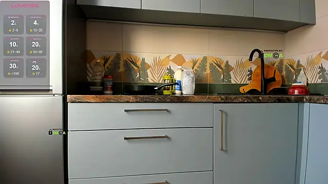 Snapshot of Your_dream_Alice chatting on 02-22-25, 07:56 Your dream Alice online show from 02-22-25, 07:56