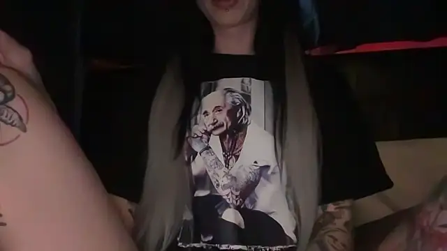 MissMidnightUK online show from 01-13-26, 04:12