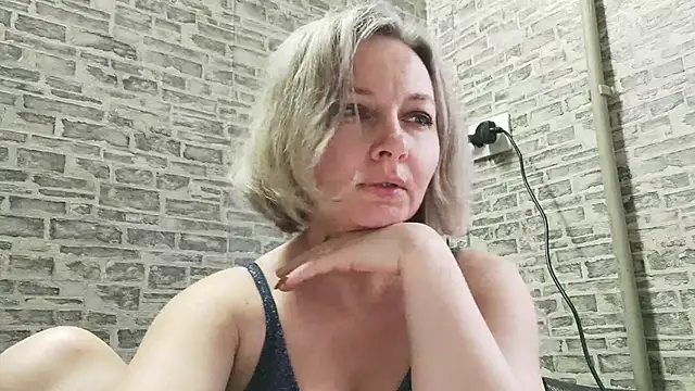 EdithManning online show from 01-28-25, 07:43