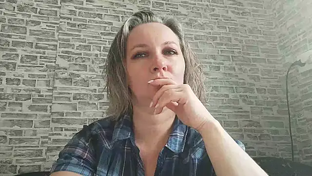 EdithManning online show from 03-19-25, 06:24