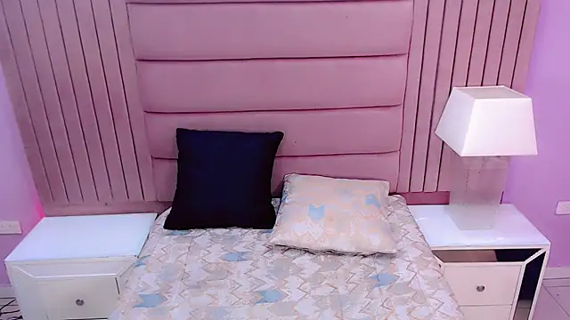 SexyValeriaa online show from 01-10-25, 03:37