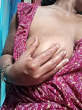 Snapshot of Hot-Anuska chatting on 02-10-25, 06:42 Hot-Anuska online show from 02-10-25, 06:42