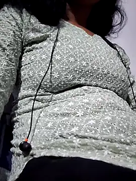 Snapshot of Hot-Anuska chatting on 09-14-25, 10:25 Hot-Anuska online show from 09-14-25, 10:25