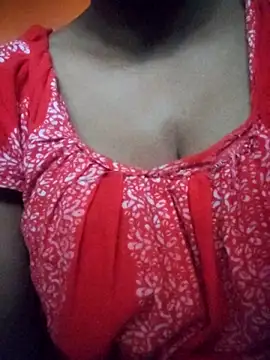 Snapshot of Hot-Anuska chatting on 10-17-25, 12:47 Hot-Anuska online show from 10-17-25, 12:47