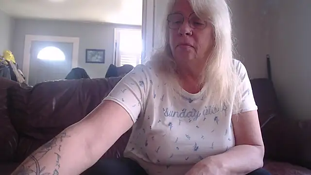 canadiancougar1965 online show from 03-09-25, 01:48