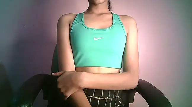 Snapshot of Chandani-Love chatting on 02-11-25, 11:32 Chandani-Love online show from 02-11-25, 11:32