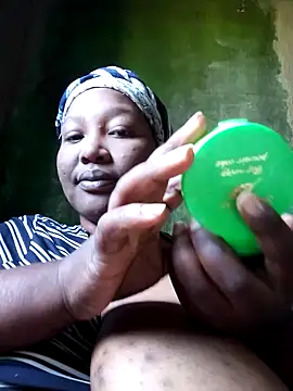 Snapshot of chubbydoll122 chatting on 10-01-25, 10:32 chubbydoll122 online show from 10-01-25, 10:32