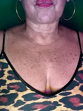 Kasandra Ho online show from 11-24-25, 05:45