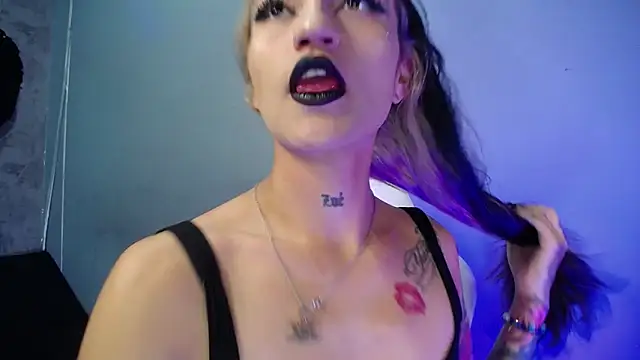 Snapshot of amelierouss chatting on 10-24-25, 12:08 amelierouss online show from 10-24-25, 12:08