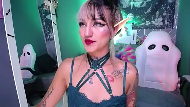 Snapshot of amelierouss chatting on 03-27-26, 03:45 amelierouss online show from 03-27-26, 03:45