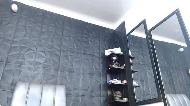 Hanna Fox 69 online show from 10-30-25, 04:36