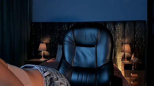 Lea velle online show from 01-12-26, 05:56