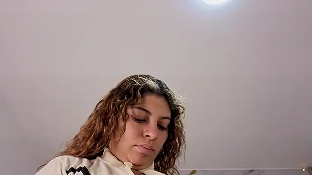 agatha 97  online show from 02-25-26, 02:43