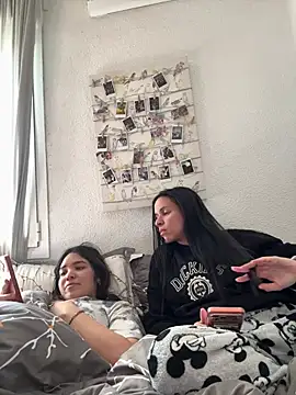 daniniescobarr online show from 03-22-26, 01:03
