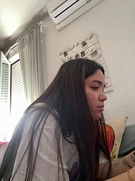 daniniescobarr online show from 03-24-26, 11:04
