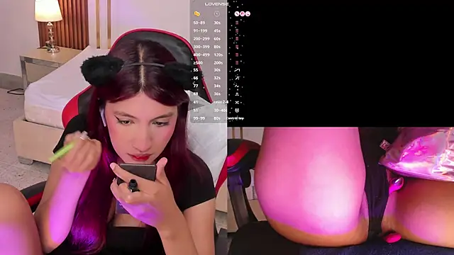 Snapshot of MiaVoss chatting on 11-23-25, 10:09 MiaVoss online show from 11-23-25, 10:09