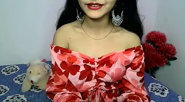 Snapshot of SUZY_FROMUS chatting on 12-19-24, 06:23 SUZY FROMUS online show from 12-19-24, 06:23