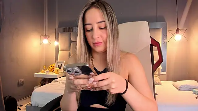 AliceSteel12 online show from 12-05-24, 12:33